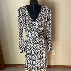 London Times Black and White Patterned Long Sleeve Dress